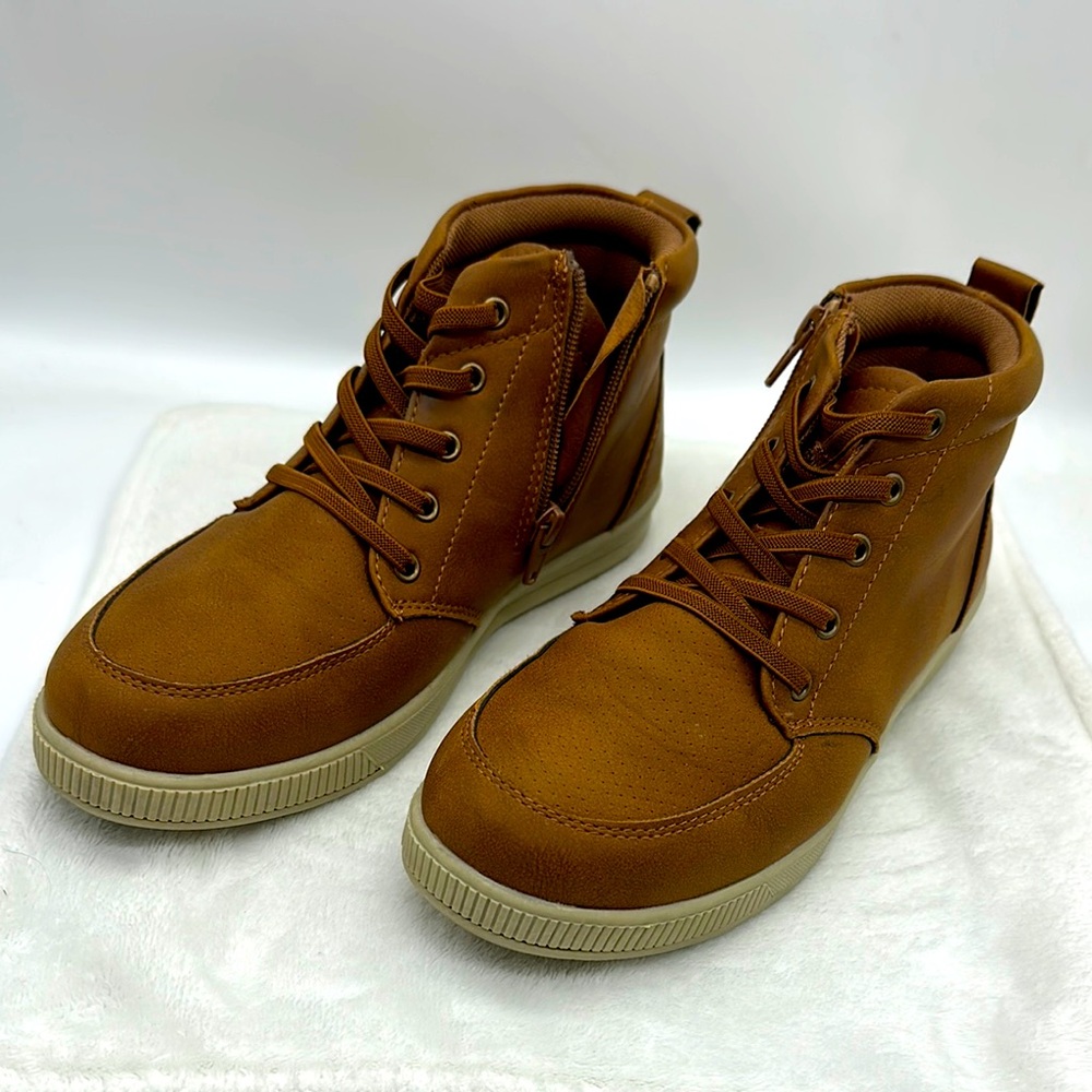 Deer Stags Nolan Jr. Boys/Men 6M Side-Zipper Tan Colored